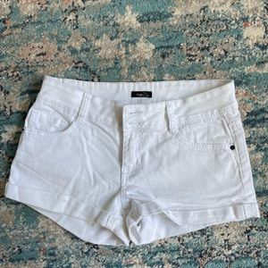 rue21 white denim shorts size 3/4